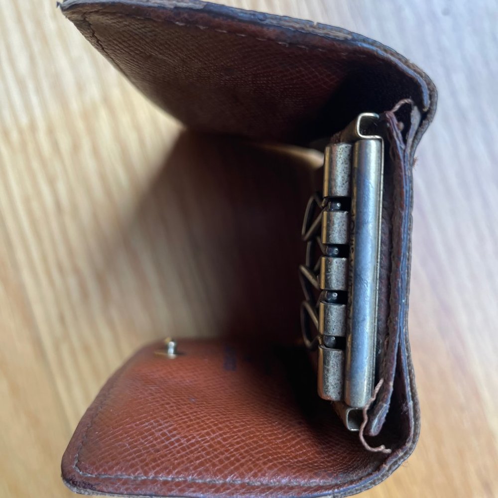 Louis Vuitton Key Keeper - image 8
